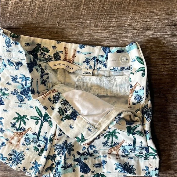 Janie and Jack Tropical Print toddler shorts - Picture 2 of 4